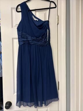 NWT Maggy London Blue Satin Chiffon Formal Dress Women's Size 10. One Shoulder.